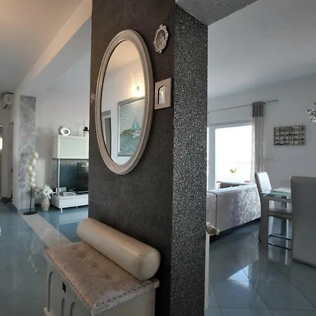 Violet Apartment