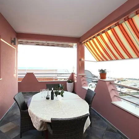 Violet Apartment *