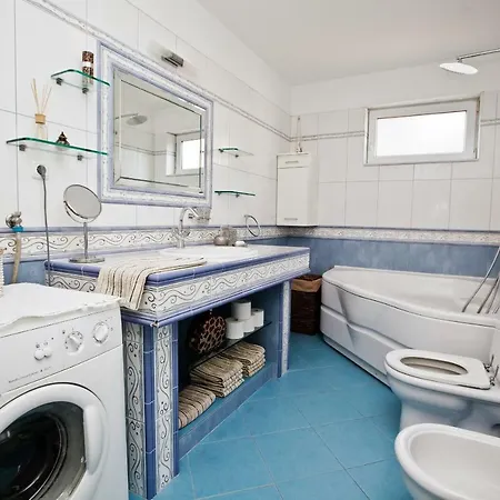 Violet Apartment
