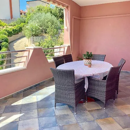 Violet Apartment Jesenice (Split-Dalmatia)