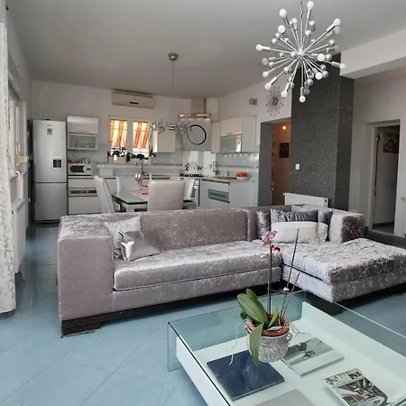 Violet Apartament *