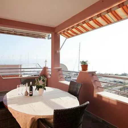 Apartament Violet Jesenice (Split-Dalmatia)